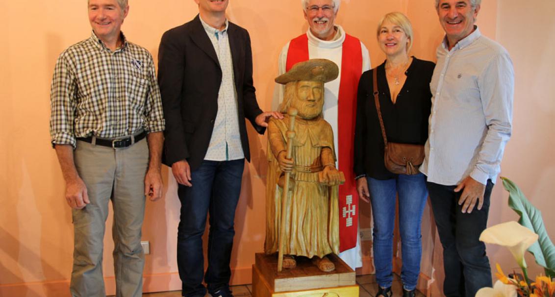 Inauguration de la Statue de Saint-Jacques à la Chapelle de l'Océan. A gauche, l'artiste l'ayant réalisé : Jacques Polycarpe, bénie le 5 juillet 2014 par le Père Marcel en présence de M. le Maire, M. et Mme Laplace. Inauguration de la Statue de Saint-Jacques à la Chapelle de l'Océan. A gauche, l'artiste l'ayant réalisé : Jacques Polycarpe, bénie le 5 juillet 2014 par le Père Marcel en présence de M. le Maire, M. et Mme Laplace.